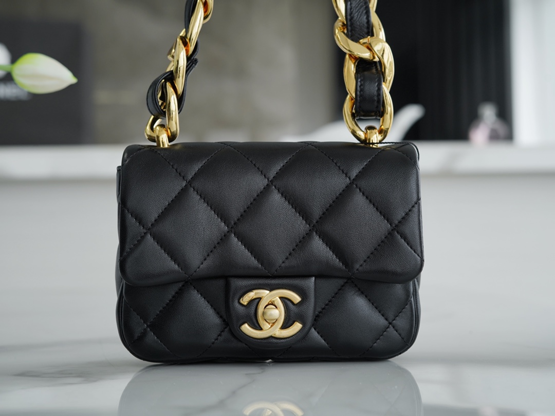 Mini Chanel 22SS Chunky Chain CF Shoulder Bag Lambskin  