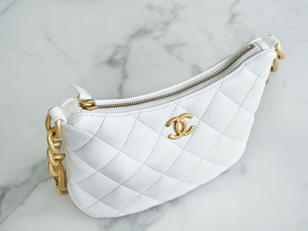 Chanel 23A Hobo Shoulder Bag, White  