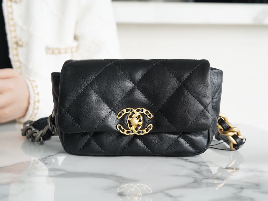 Chanel 19 Bag, Classic Black, Waist Bag, Lambskin  