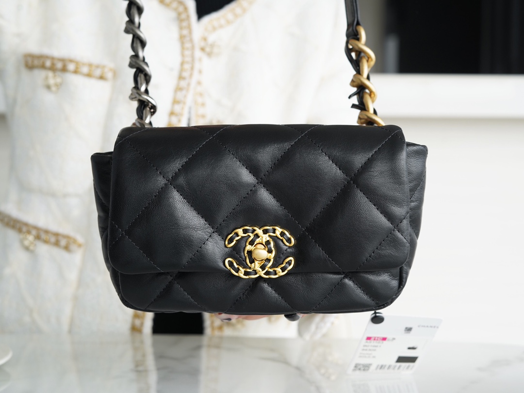 Chanel 19 Bag, Classic Black, Waist Bag, Lambskin  