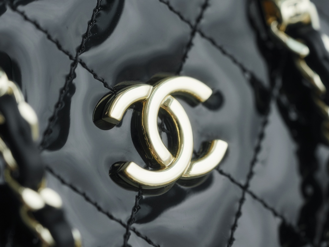 Chanel 23S Patent Leather Shell Bag, Small, Black  