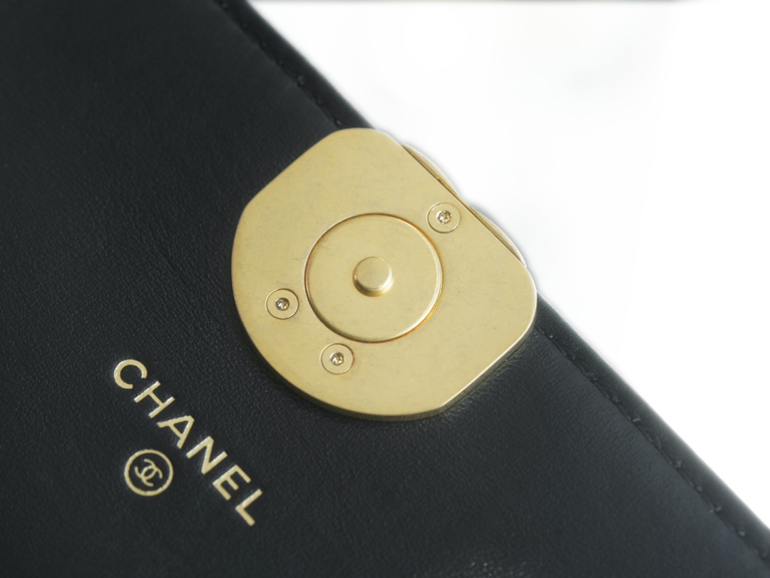 Chanel 23K Fall/Winter Collection 19 Tofu Bag, Black, Wide Shoulder Strap Crinkled Calfskin  