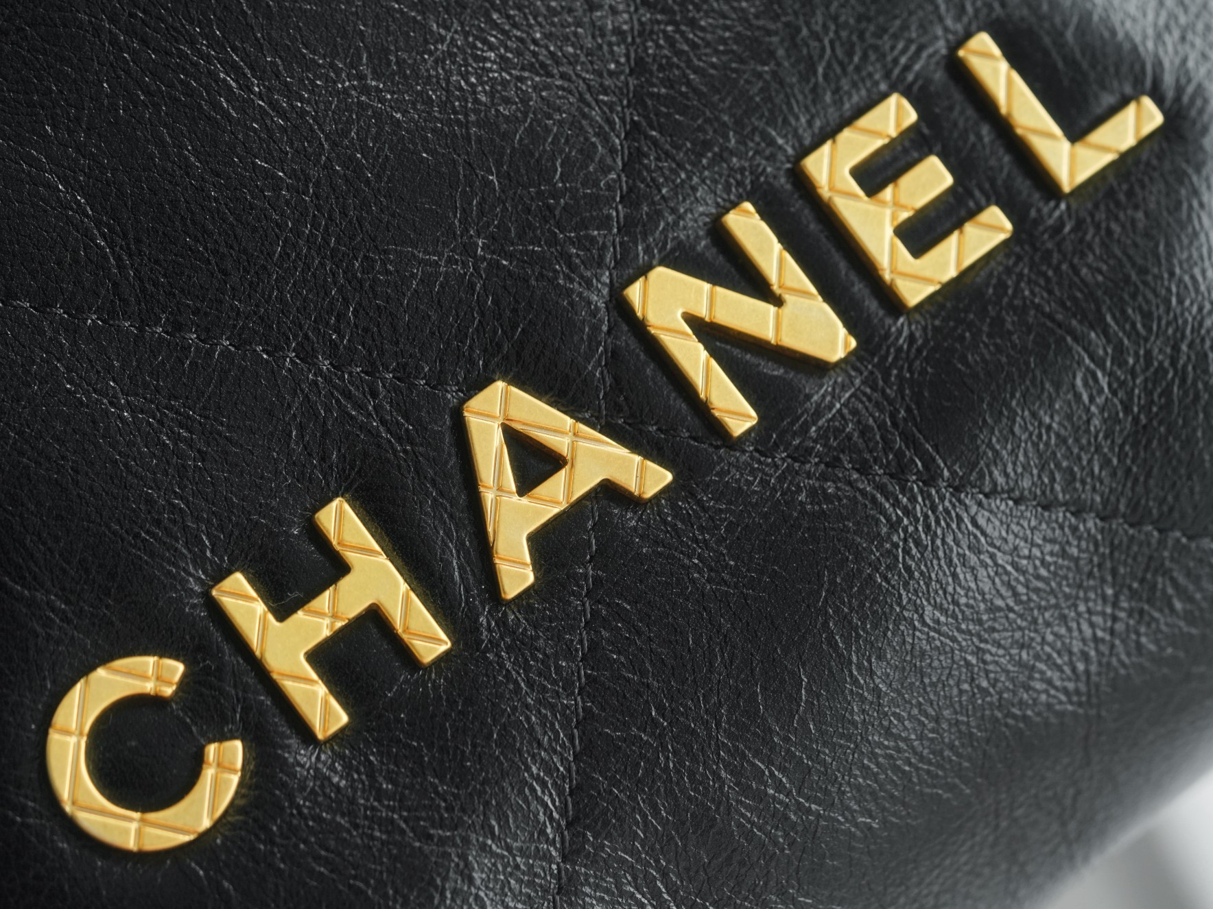 Chanel 23S 22Mini Pearl Chain Bag, Black, Wrinkled Calfskin