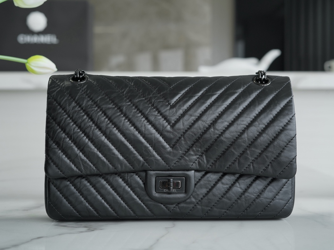 Chanel Large, Black V-Calfskin  