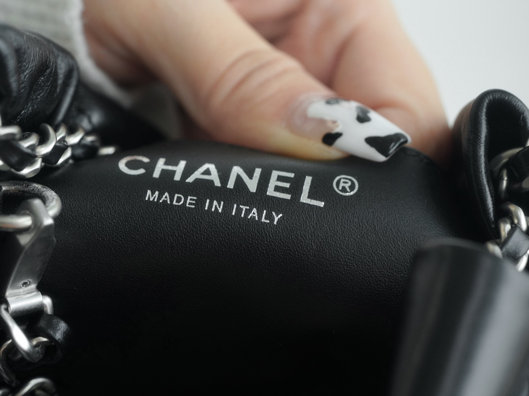 CHANEL✦ 23S Spring/Summer New 22Mini Bag, Black Silver, Calfskin  