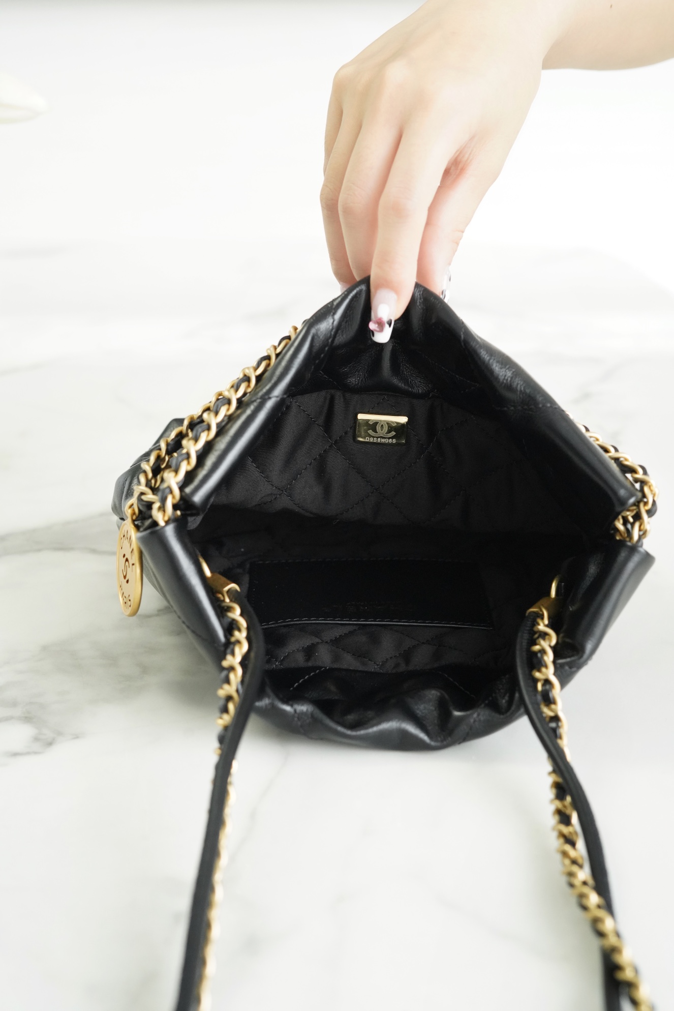 CHANEL✦ 23S Spring/Summer New 22Mini Bag, Black Gold, Calfskin  