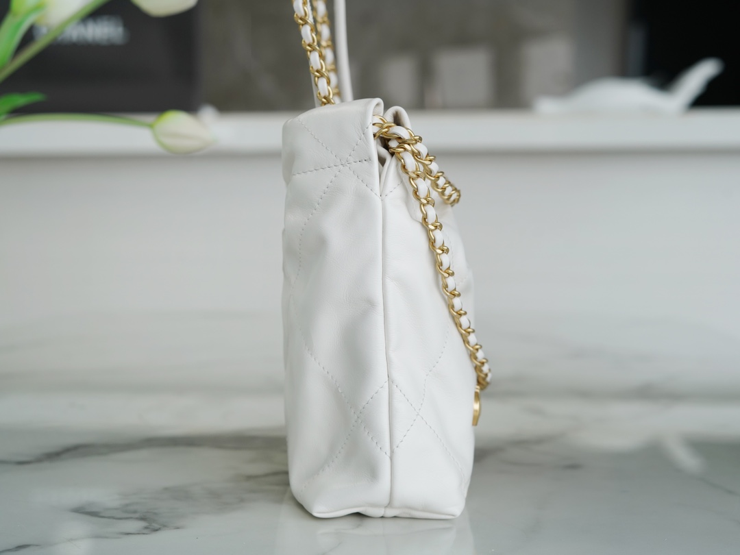 CHANEL✦ 23S Spring/Summer New 22Mini Bag, White, Calfskin  