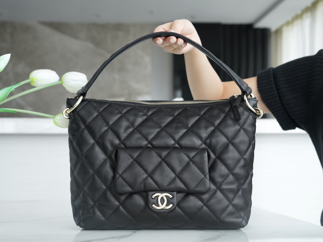 Chanel 23B Fall/Winter New Hobo Dumpling Bag  