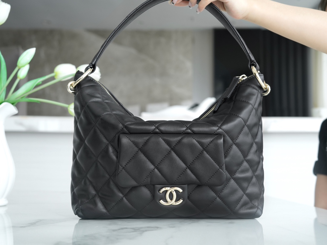 Chanel 23B Fall/Winter New Hobo Dumpling Bag  