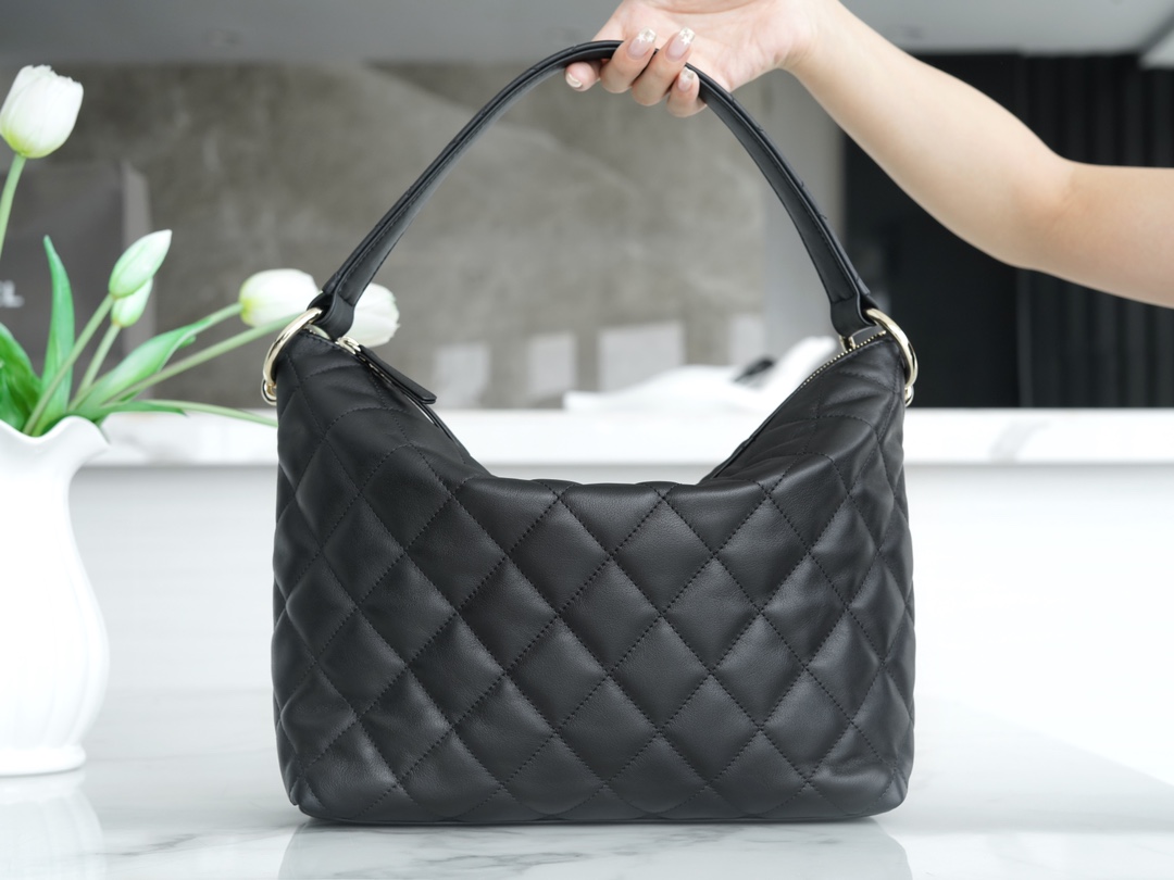 Chanel 23B Fall/Winter New Hobo Dumpling Bag  