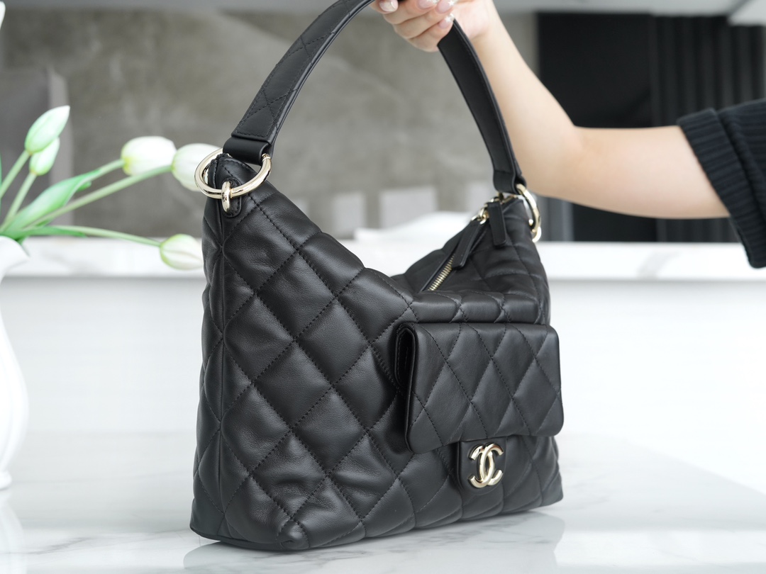 Chanel 23B Fall/Winter New Hobo Dumpling Bag  