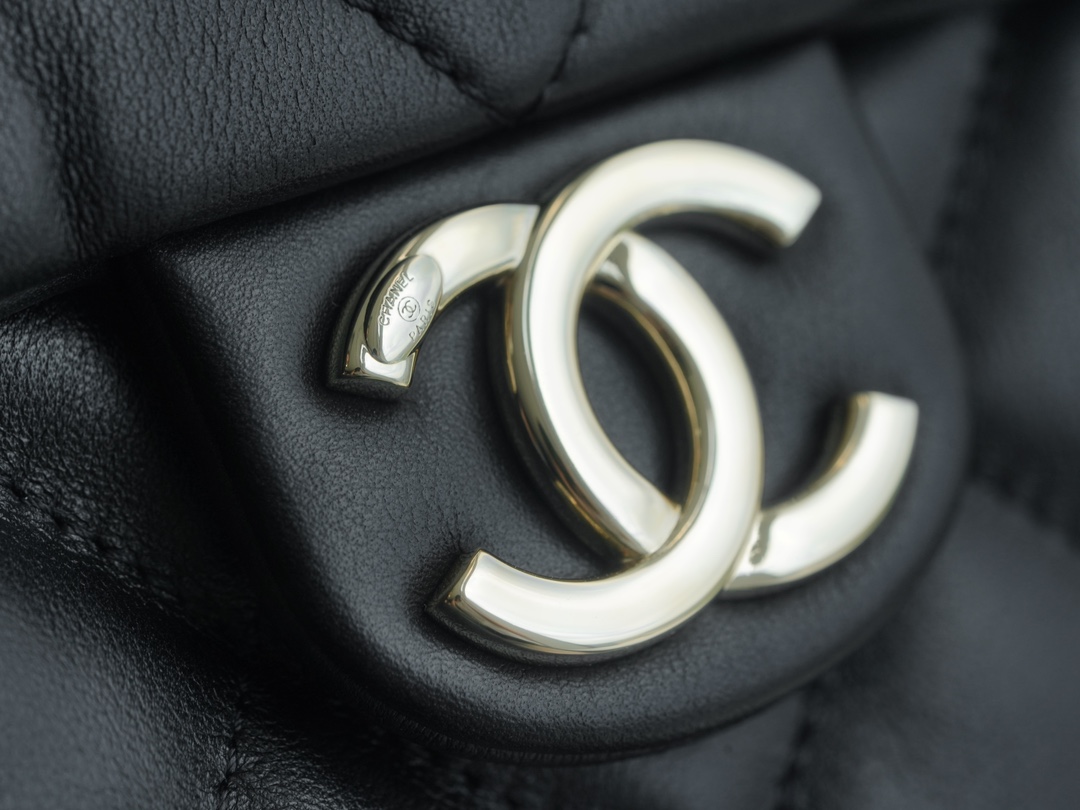 Chanel 23B Fall/Winter New Hobo Dumpling Bag  