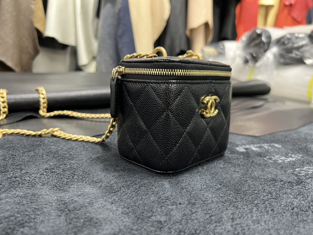 Chanel 23P Heart Chain Mini Box, Calfskin  