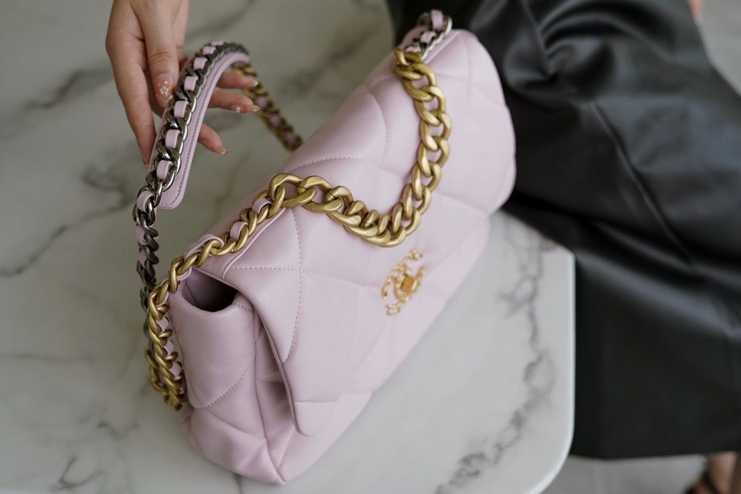 CHANEL 19 Bag 20/21 Spring/Summer New Color Sakura Pink Medium  