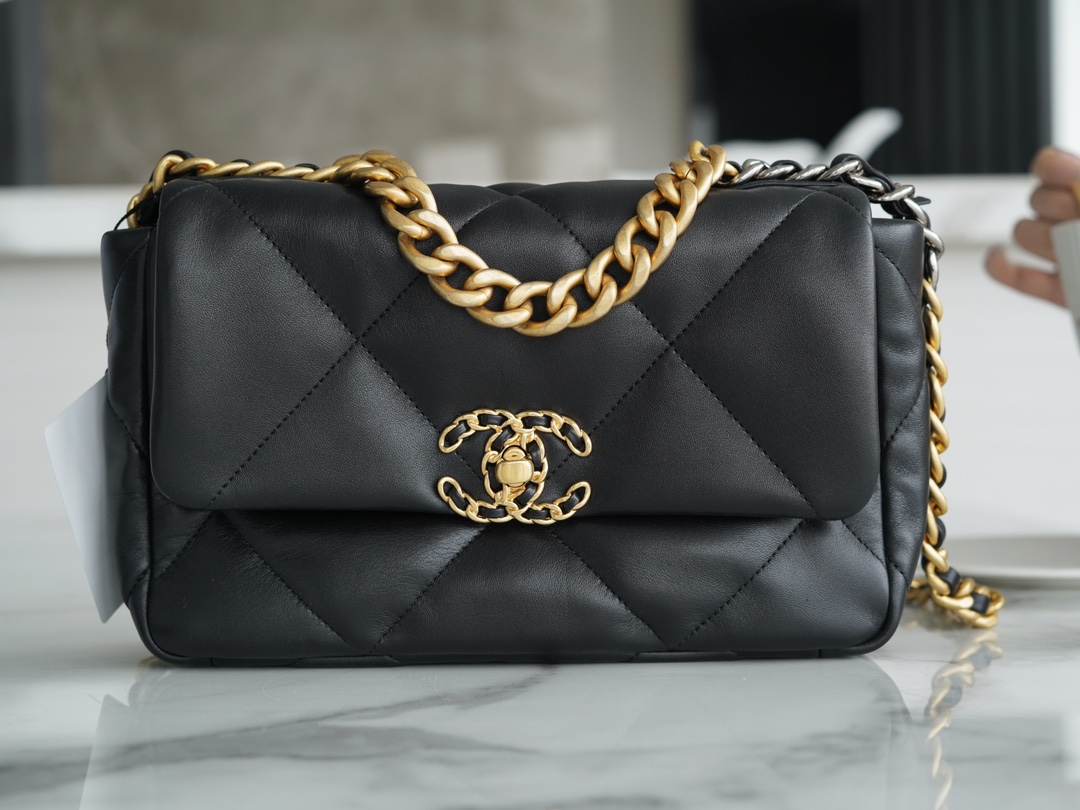 CHANEL 19 Bag Classic Black Small (Lambskin)  