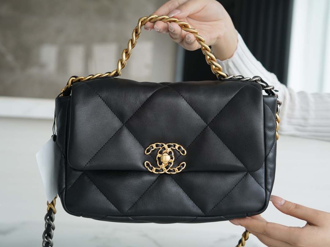 CHANEL 19 Bag Classic Black Small (Lambskin)  