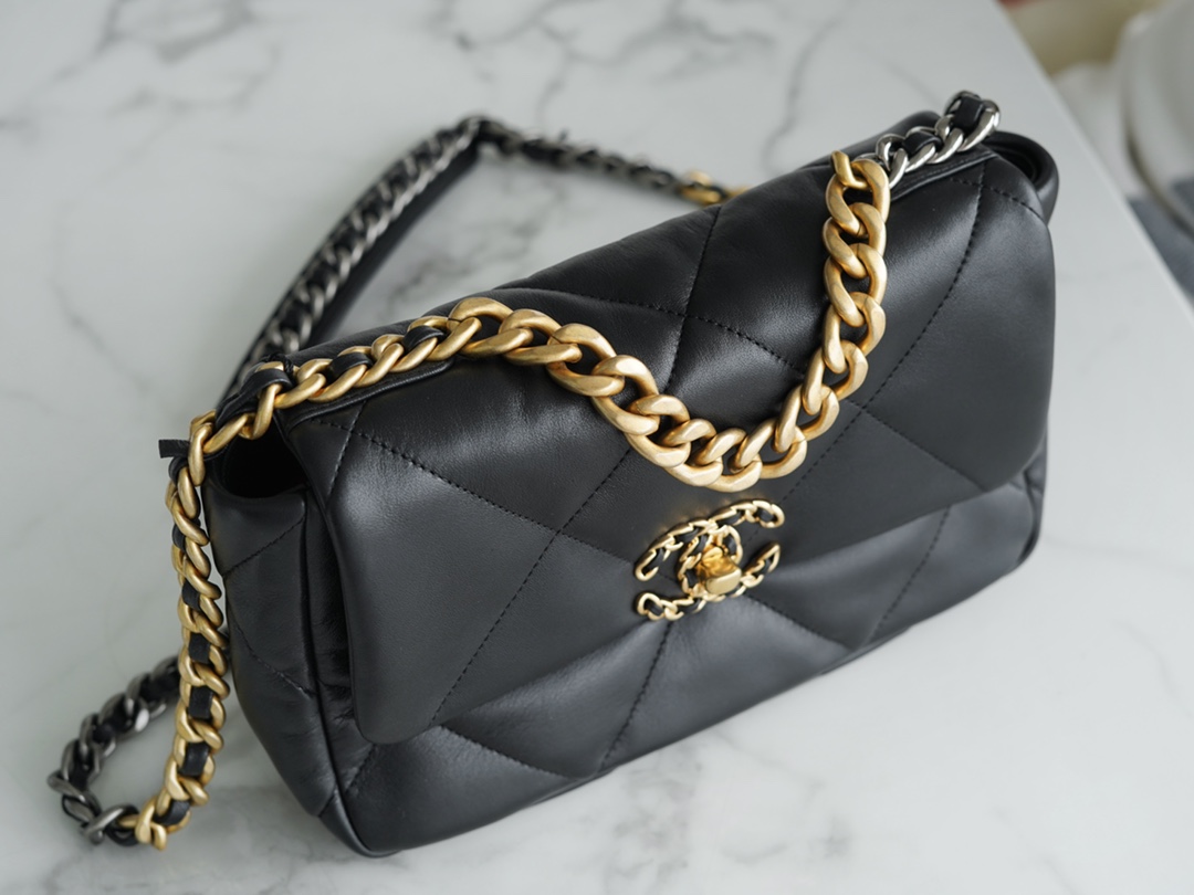 CHANEL 19 Bag Classic Black Small (Lambskin)  