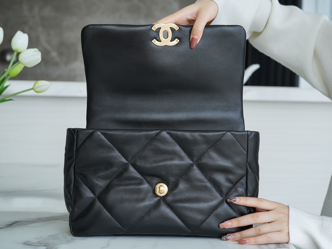 CHANEL 19 Bag Classic Black Medium  