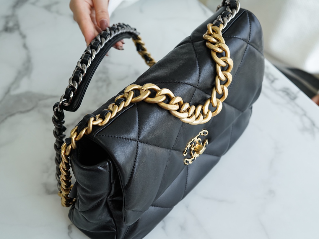 CHANEL 19 Bag Classic Black Medium  