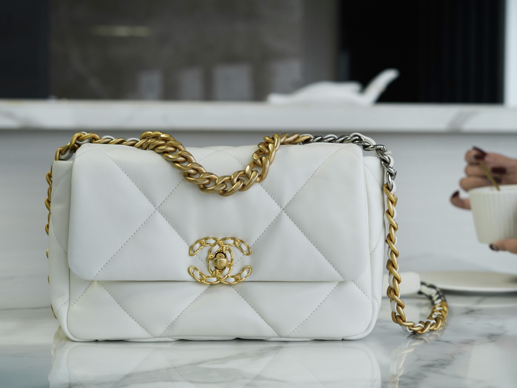 CHANEL 19 BAG White Small  