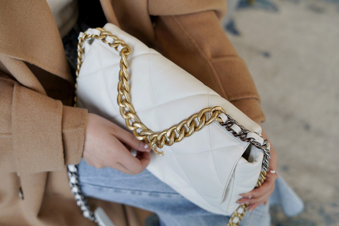 CHANEL 19 Bag White Medium Lambskin  