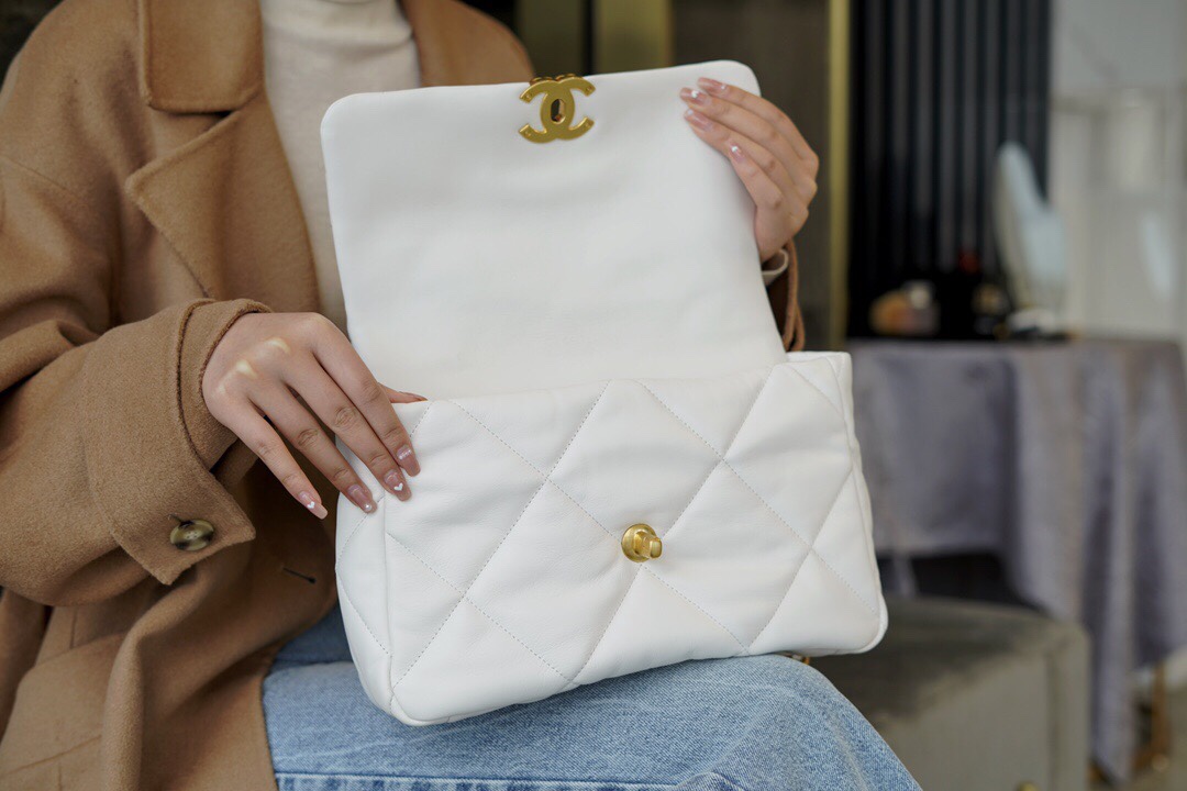 CHANEL 19 Bag White Medium Lambskin  