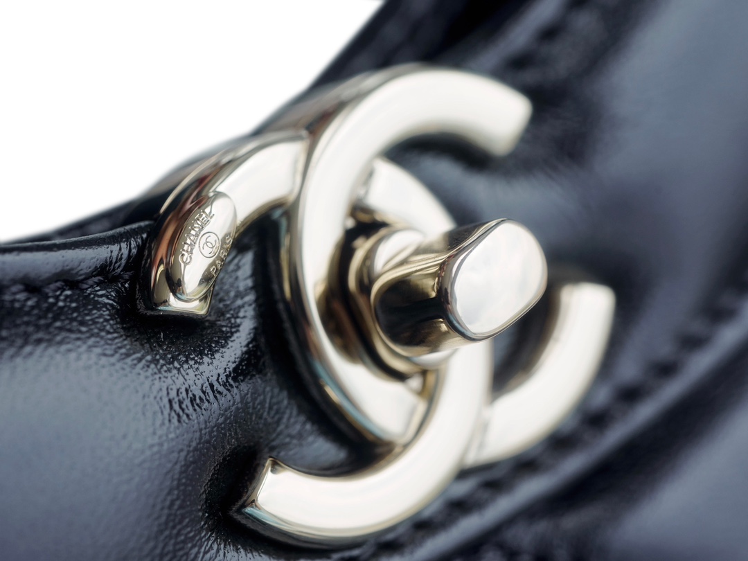 Chanel 24S 31 Bag Medium Horizontal Black Oiled Waxed Creased Lambskin  