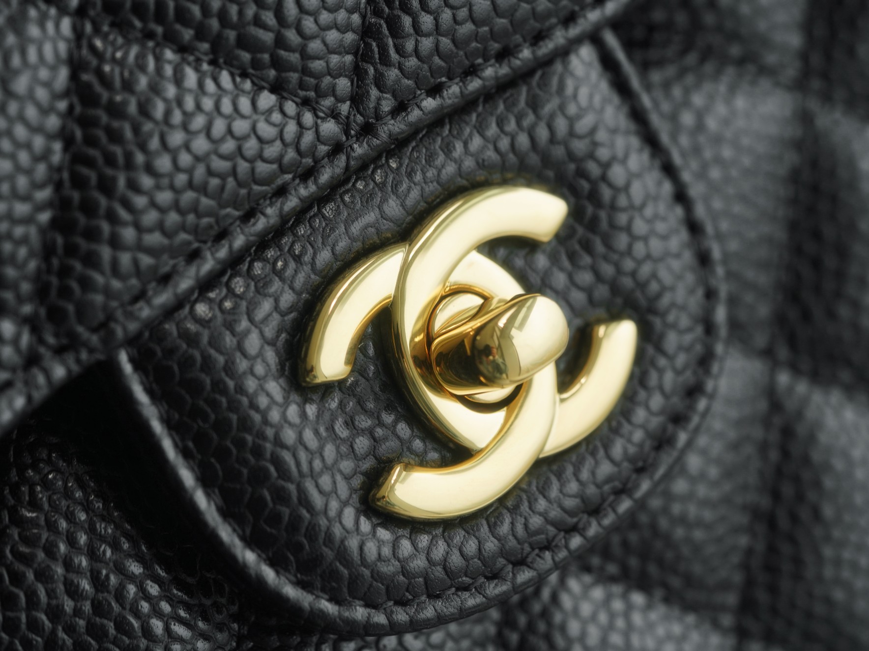 CF Classic Flap | Small Black & Gold Lizard Grain Calfskin  