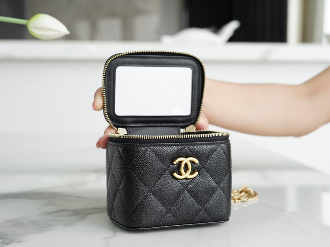 CHANEL✦ 23P Heart Buckle Small Box Lizard Grain Calfskin  