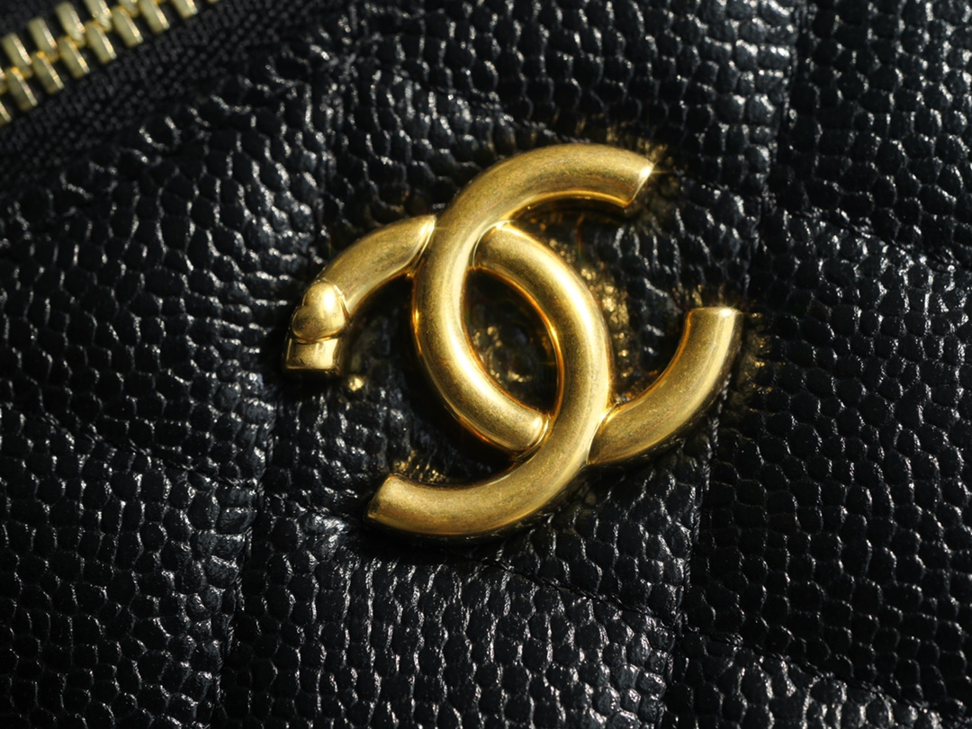 CHANEL✦ 23P Heart Buckle Small Box Lizard Grain Calfskin  