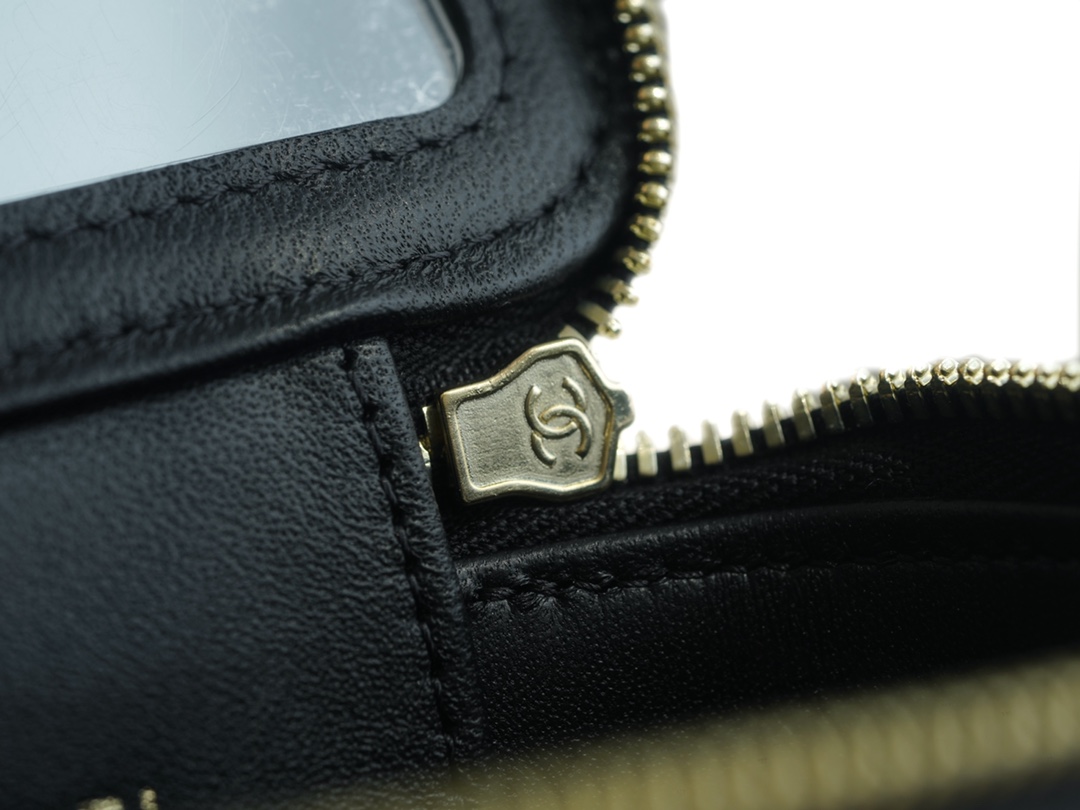 CHANEL✦ 23P Heart Buckle Small Box Lizard Grain Calfskin  