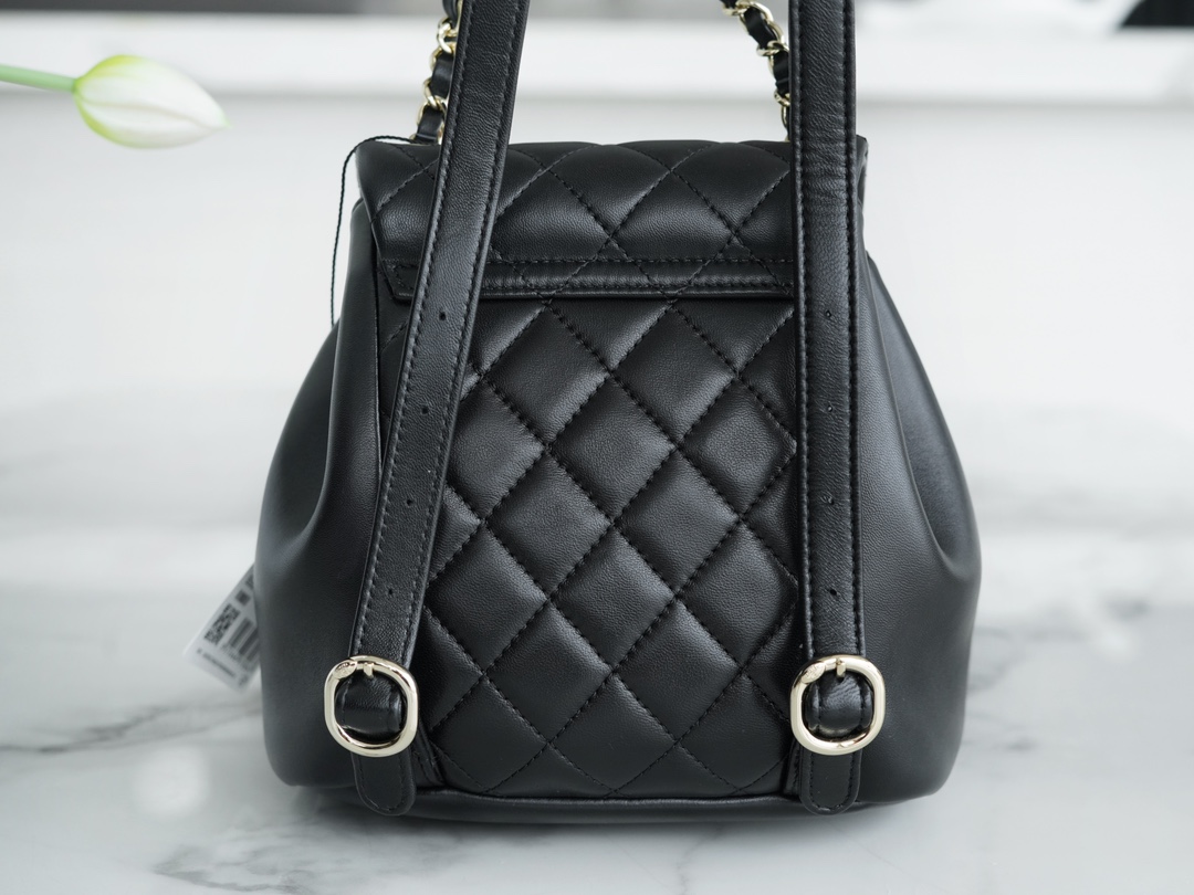 CHANEL✦ 22A New Duma Backpack Lambskin Black  