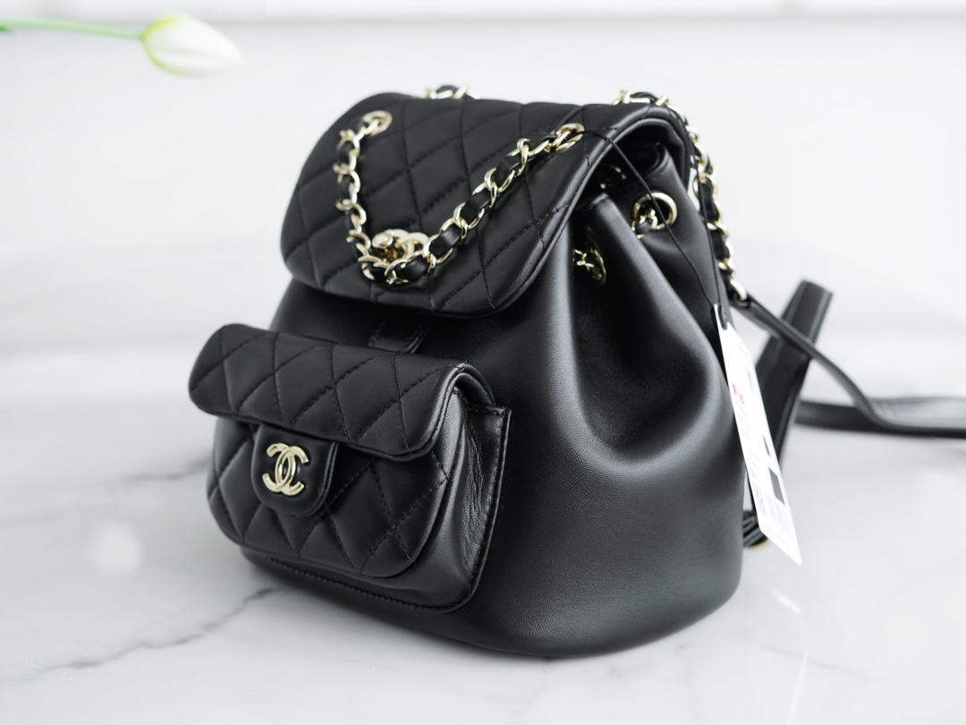 CHANEL✦ 22A New Duma Backpack Lambskin Black  