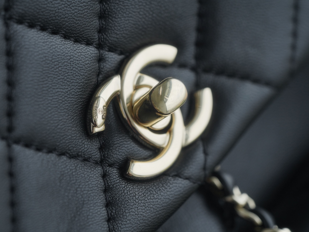 CHANEL✦ 22A New Duma Backpack Lambskin Black  