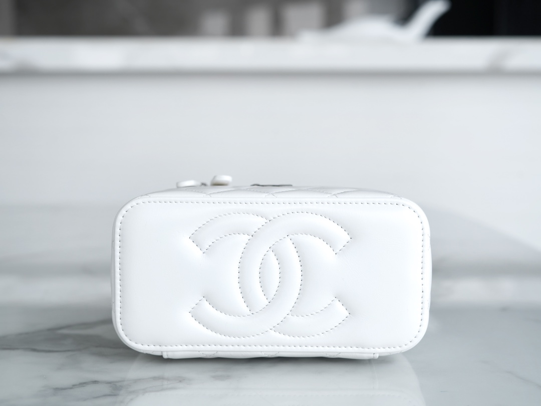 CHANEL 23K Rhinestone Handle Long Box White Lambskin  