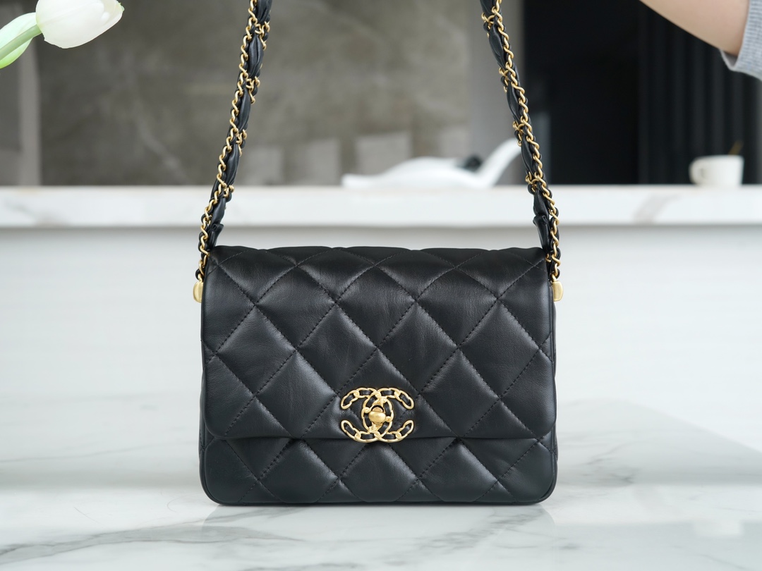 CHANEL 23K Fall/Winter Collection 19 Wide Strap Flap Bag Black & Gold Crinkled Calfskin  