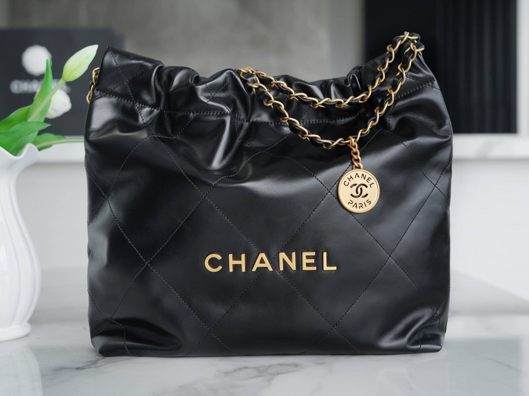 CHANEL 22P Spring/Summer New 22 Bag Black & Gold  