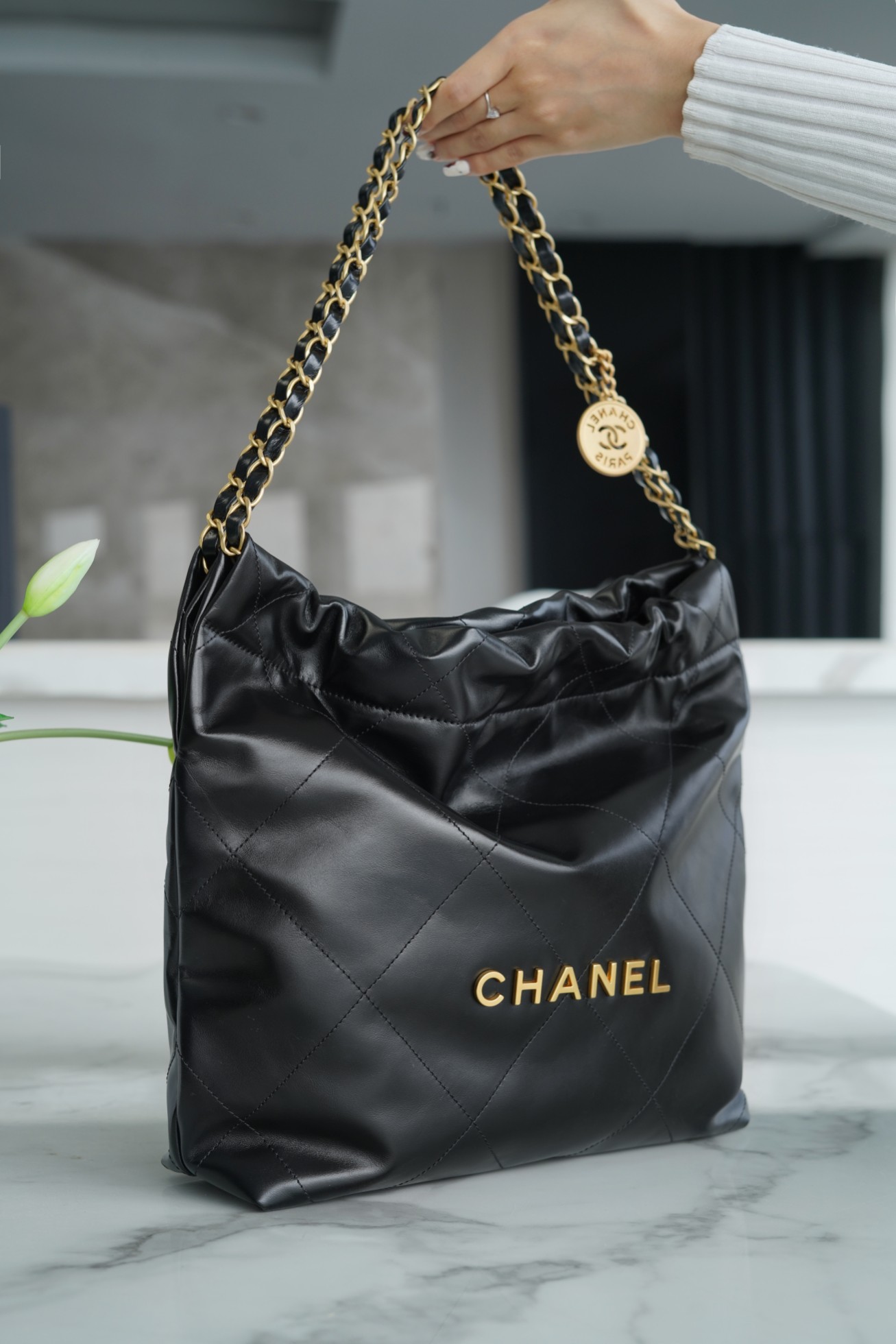 CHANEL 22P Spring/Summer New 22 Bag Black & Gold  