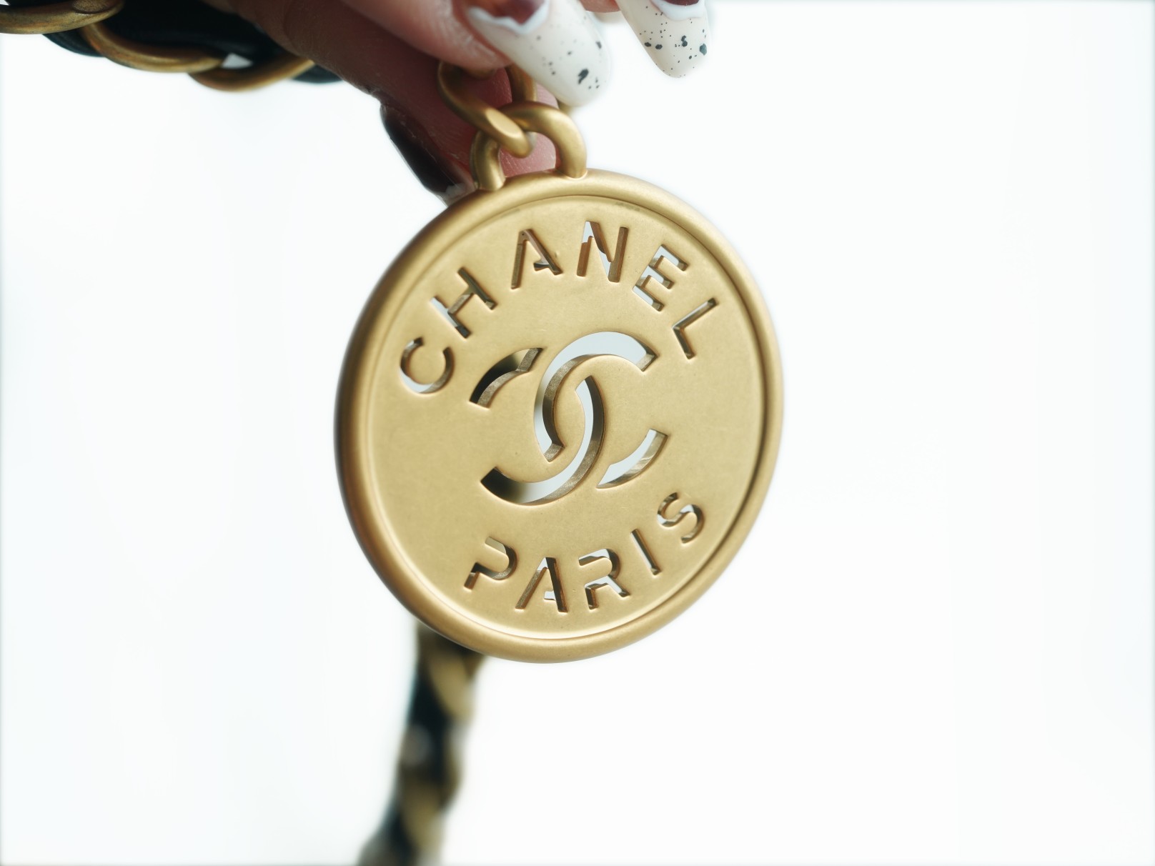 CHANEL 22P Spring/Summer New 22 Bag Black & Gold  