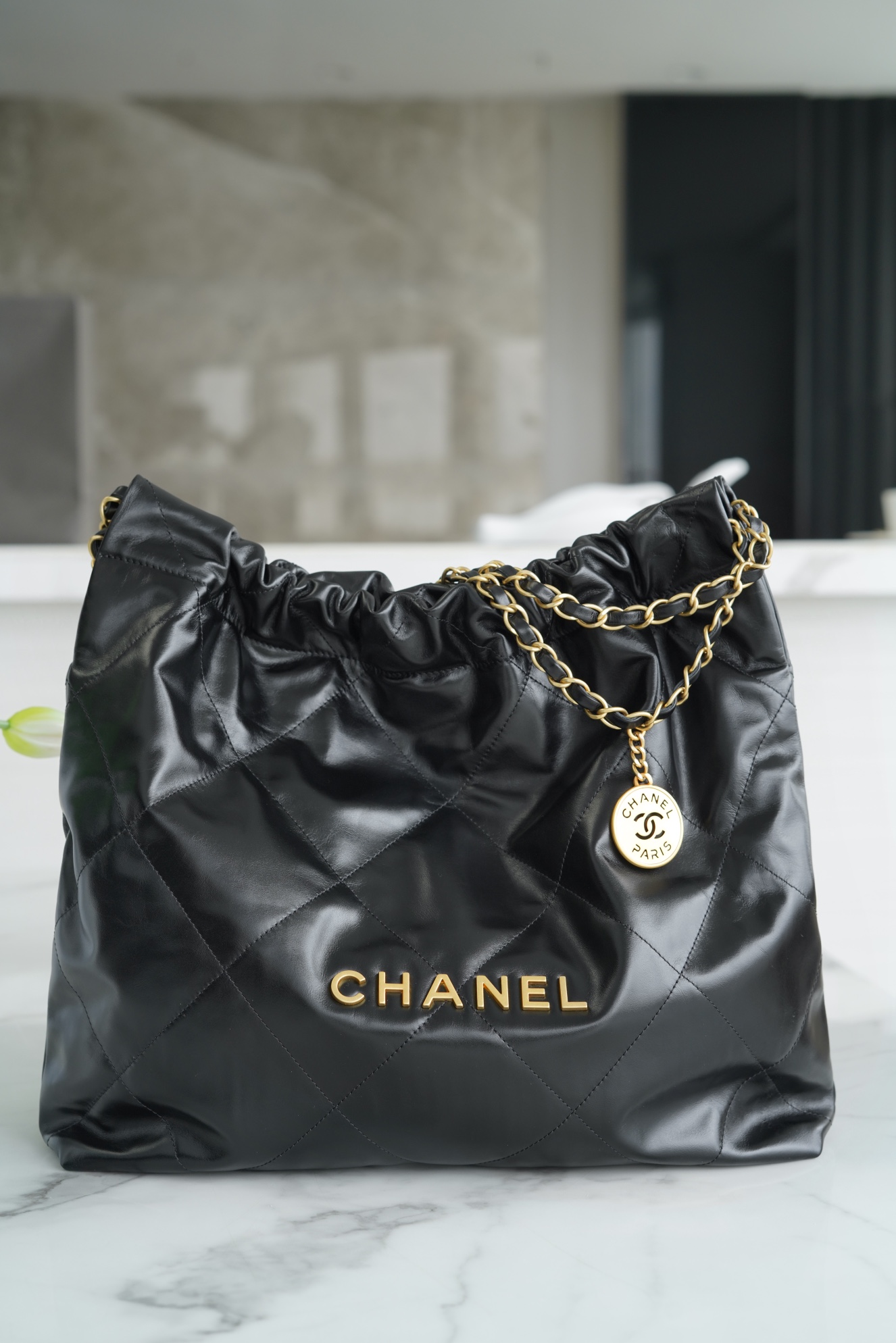 CHANEL 22P Bag Medium Black & Gold