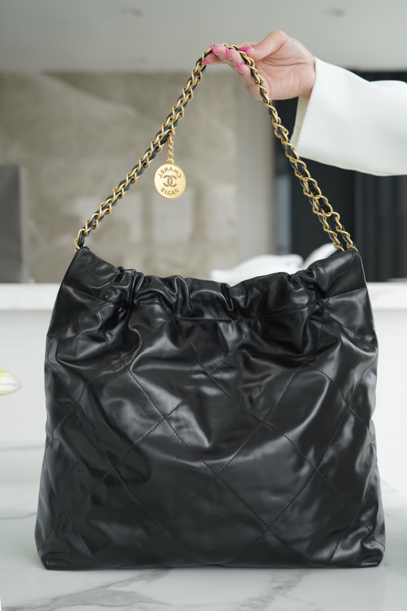 CHANEL 22P Bag Medium Black & Gold