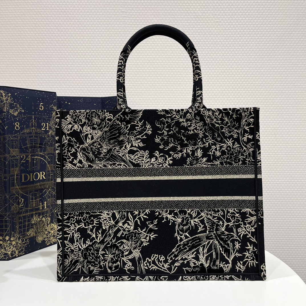 Christmas Limited Edition Tote Series: Gold Thread Magpie Floral, Size: 42*18*35cm  