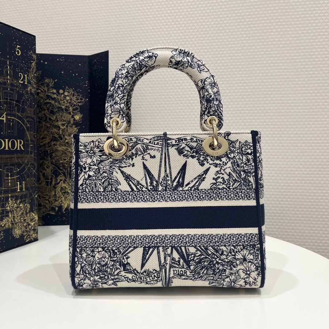 Lady Dior Embroidered: Size: 24*11*20cm  