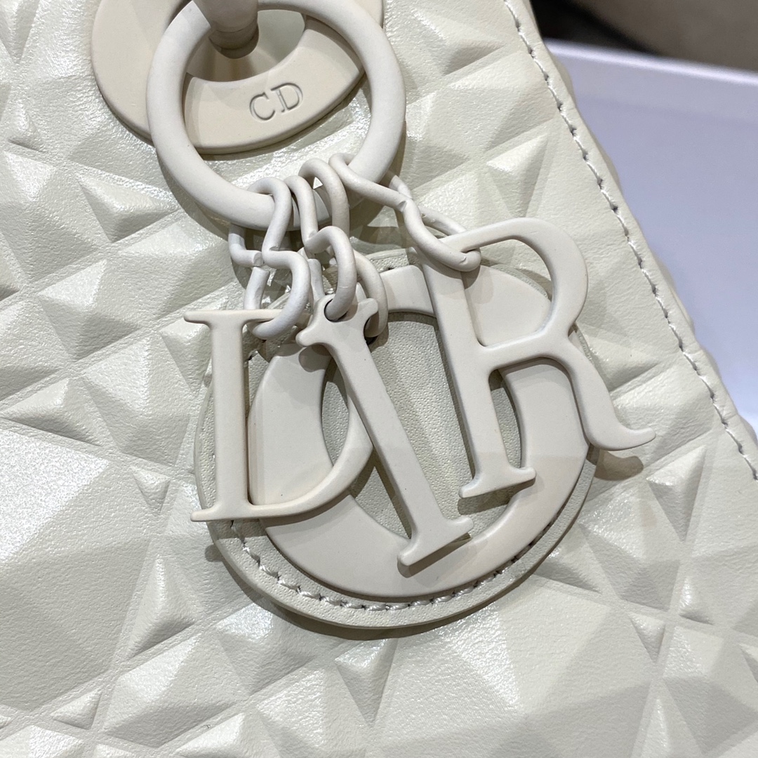 Lady Dior: 3-grid Matte White Diamond Lattice, High-quality Embossed Cowhide, Matte Hardware, Size: 17cm  