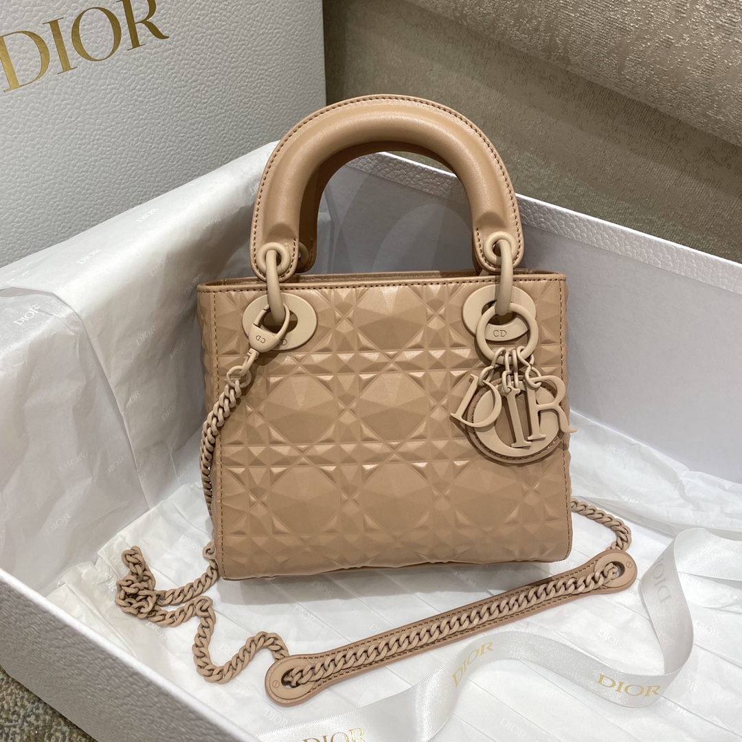 Lady Dior: 3-grid Nude Matte Diamond Lattice, Embossed Cowhide, Matte Hardware, Size: 17cm  