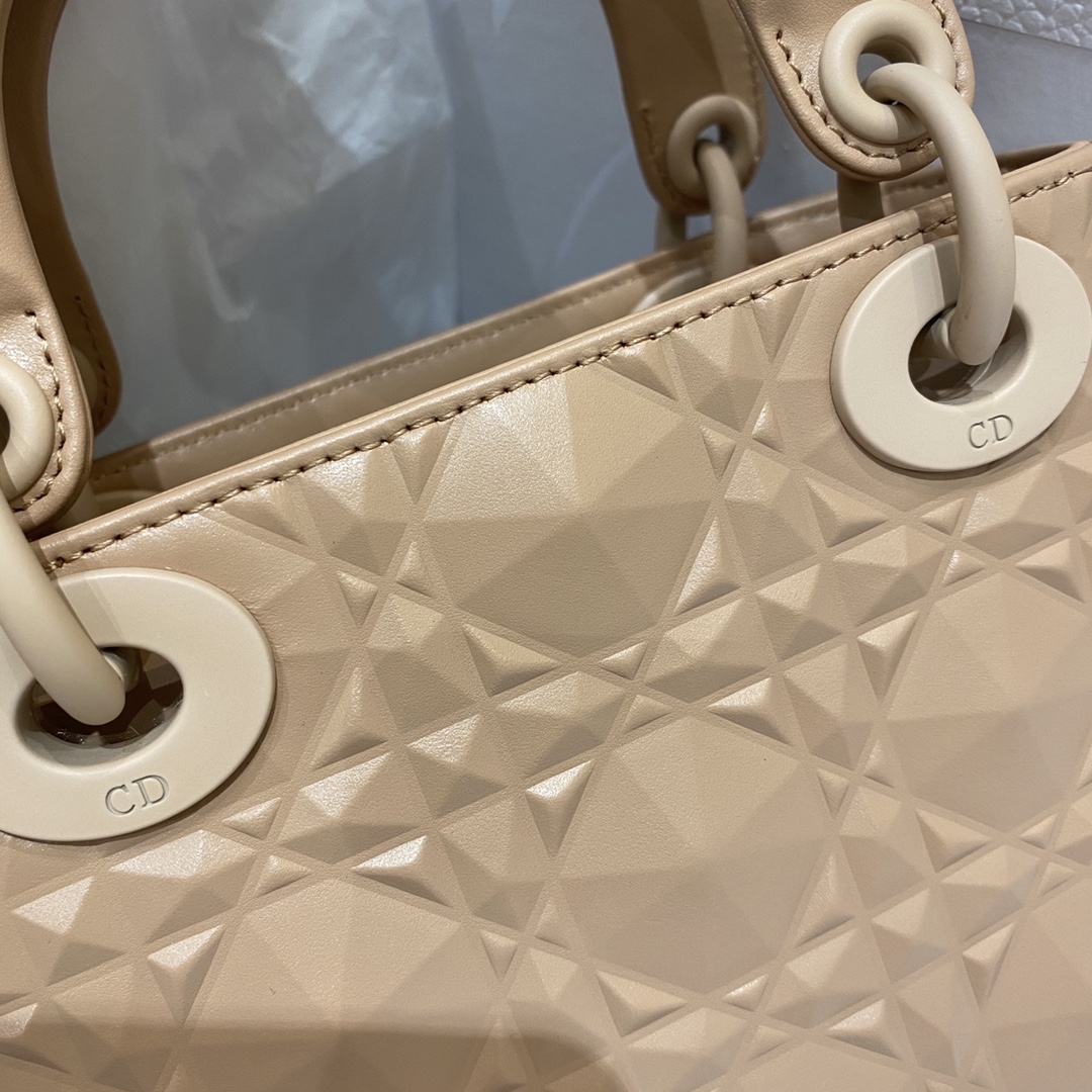 Lady Dior: 3-grid Nude Matte Diamond Lattice, Embossed Cowhide, Matte Hardware, Size: 17cm  