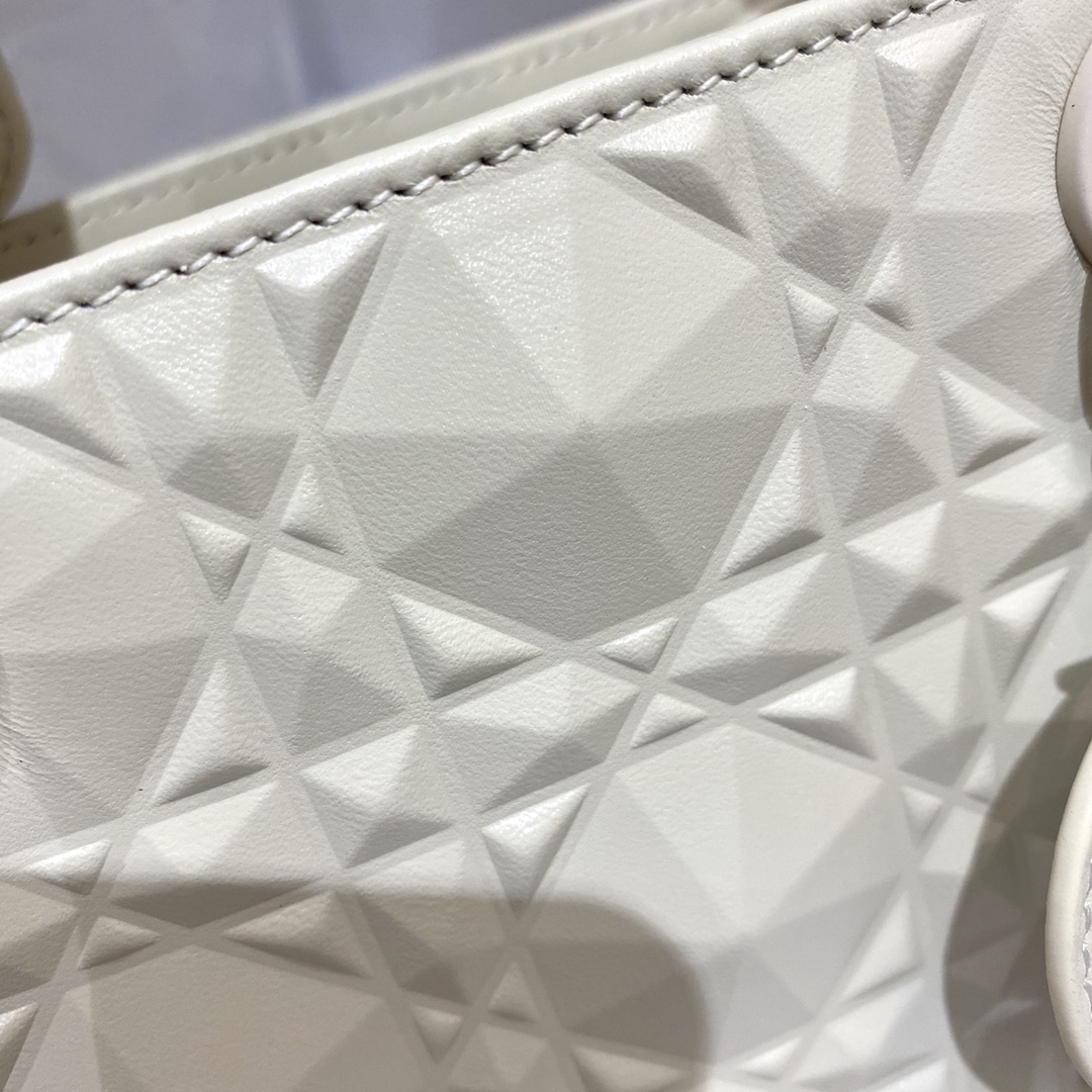 Lady Dior: 4-grid Matte White Diamond Lattice, New Diamond Pattern, Embossed Cowhide, Matte Hardware, Size: 20cm  