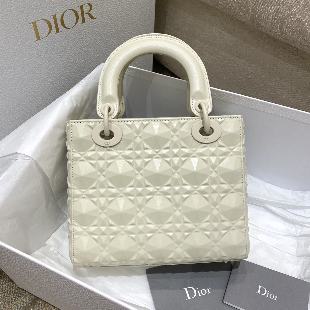 Lady Dior: 4-grid Matte White Diamond Lattice, New Diamond Pattern, Embossed Cowhide, Matte Hardware, Size: 20cm  