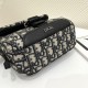 Oblique Monogram Small Messenger Bag, Exquisite Lock Buckle, Size: 20*5*15cm  