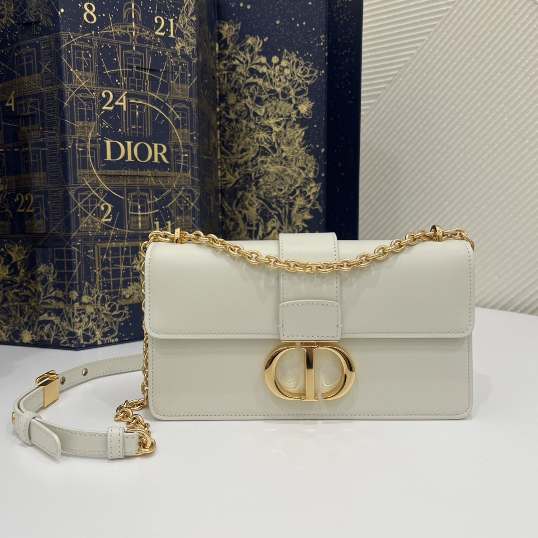 Montaigne 30 Small Size with Letter Lock Buckle, Delicate Chain Shoulder Strap, Size: 21*6*12cm  